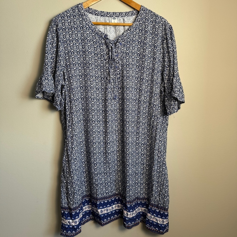 Old Navy Women's Aztec Print Short Sleeve Lace-Up-Yoke V-Neck Tunic Top‎ Blue XL